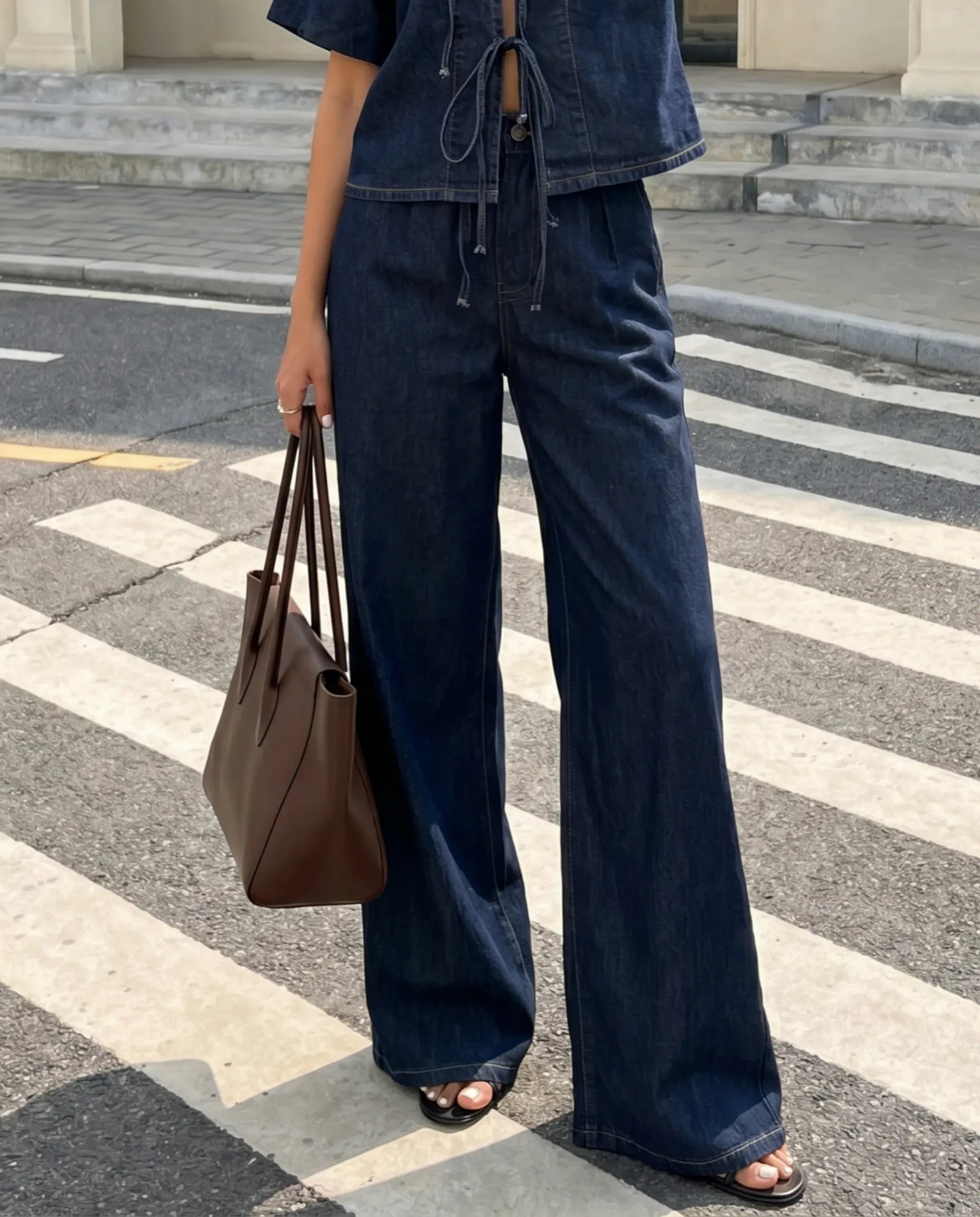 Pantalon en denim foncé à taille haute et jambes larges SELUNE