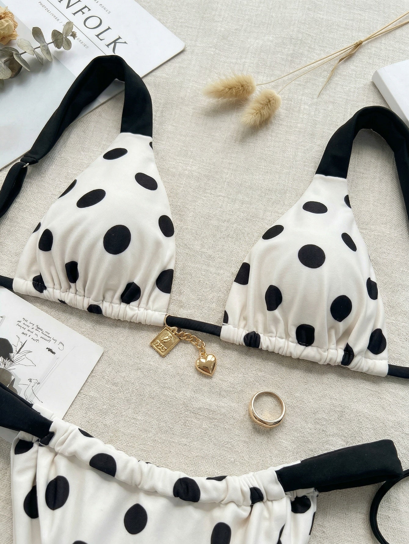 Ensemble bikini chic noir et blanc à pois, coupe haute BEACHEERS