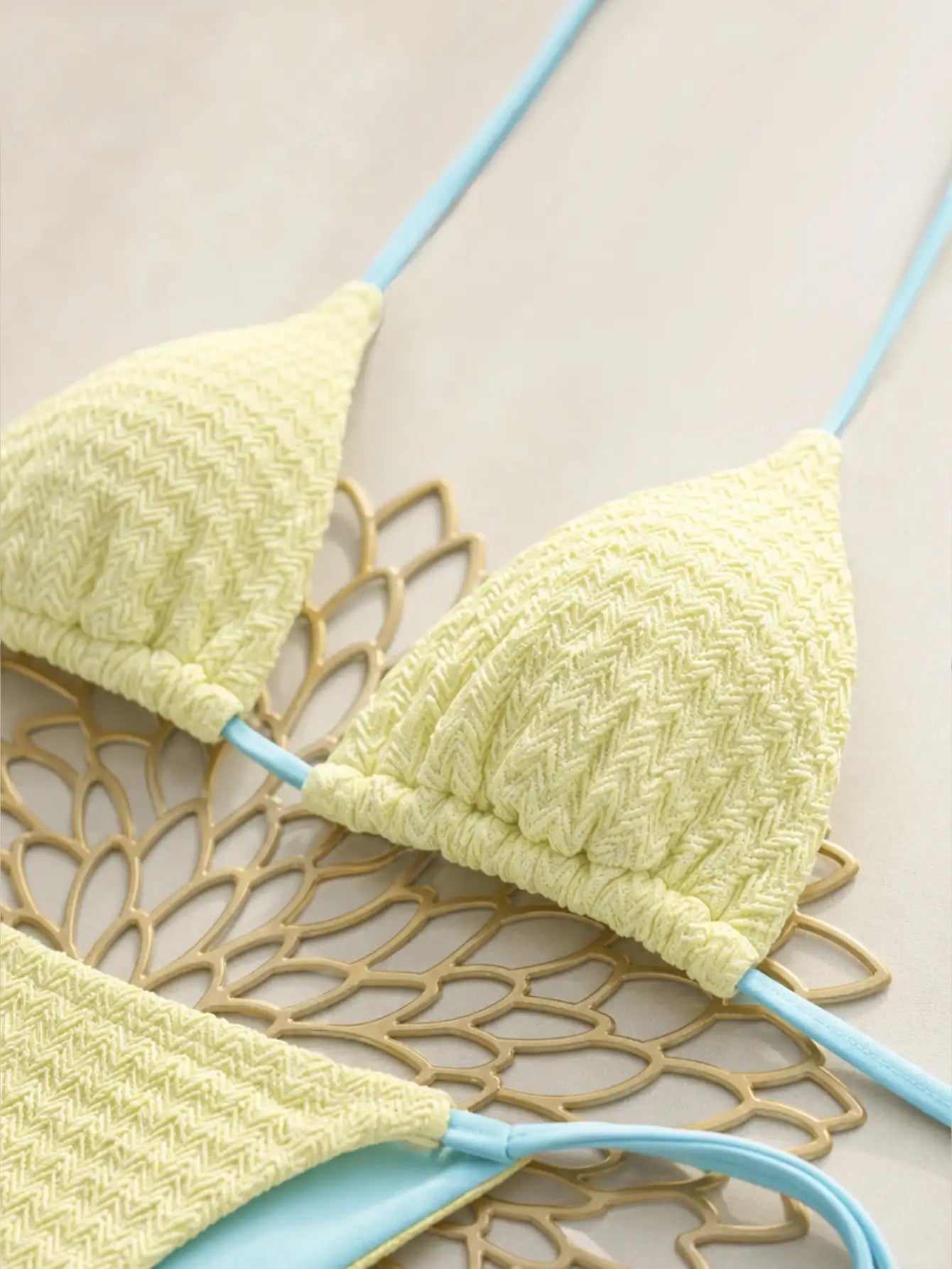 Bikini bleu à lanières, coupe haute, à liens sur les côtés – ensemble 2 pièces BEACHEERS