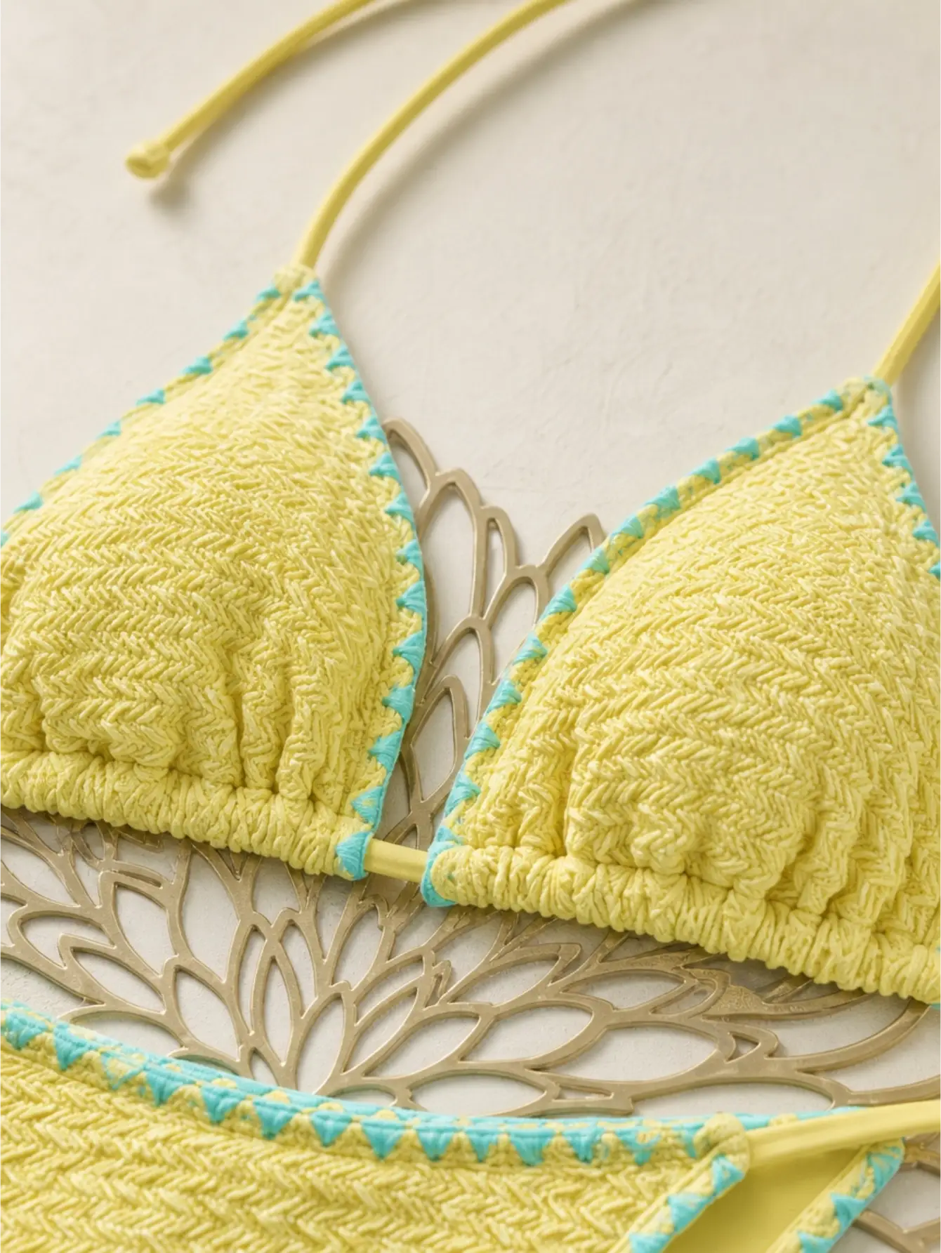Ensemble bikini jaune à haut halterneck (haut et bas vendus séparément) BEACHEERS