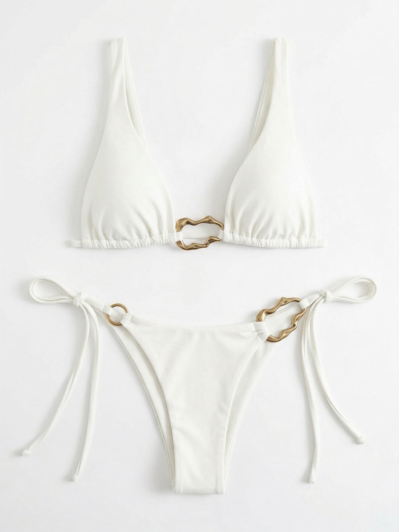 Maillot de bain deux pièces triangle à anneaux métalliques - Élégant et chic BEACHEERS