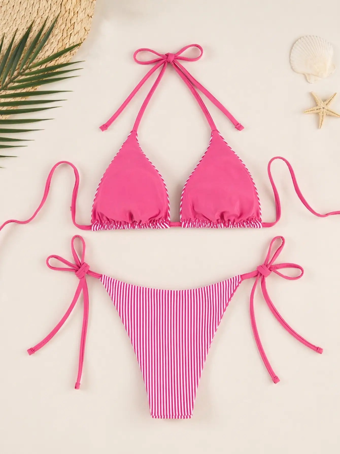Bikinis roses à détail twist, avec des lanières sur les côtés, coupe haute BEACHEERS