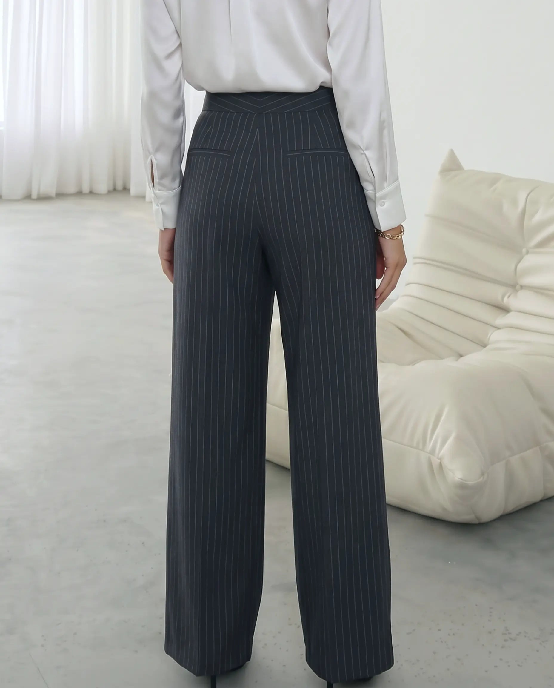 Pantalon gris à rayures pinstripe à taille haute à plis et jambes larges SELUNE