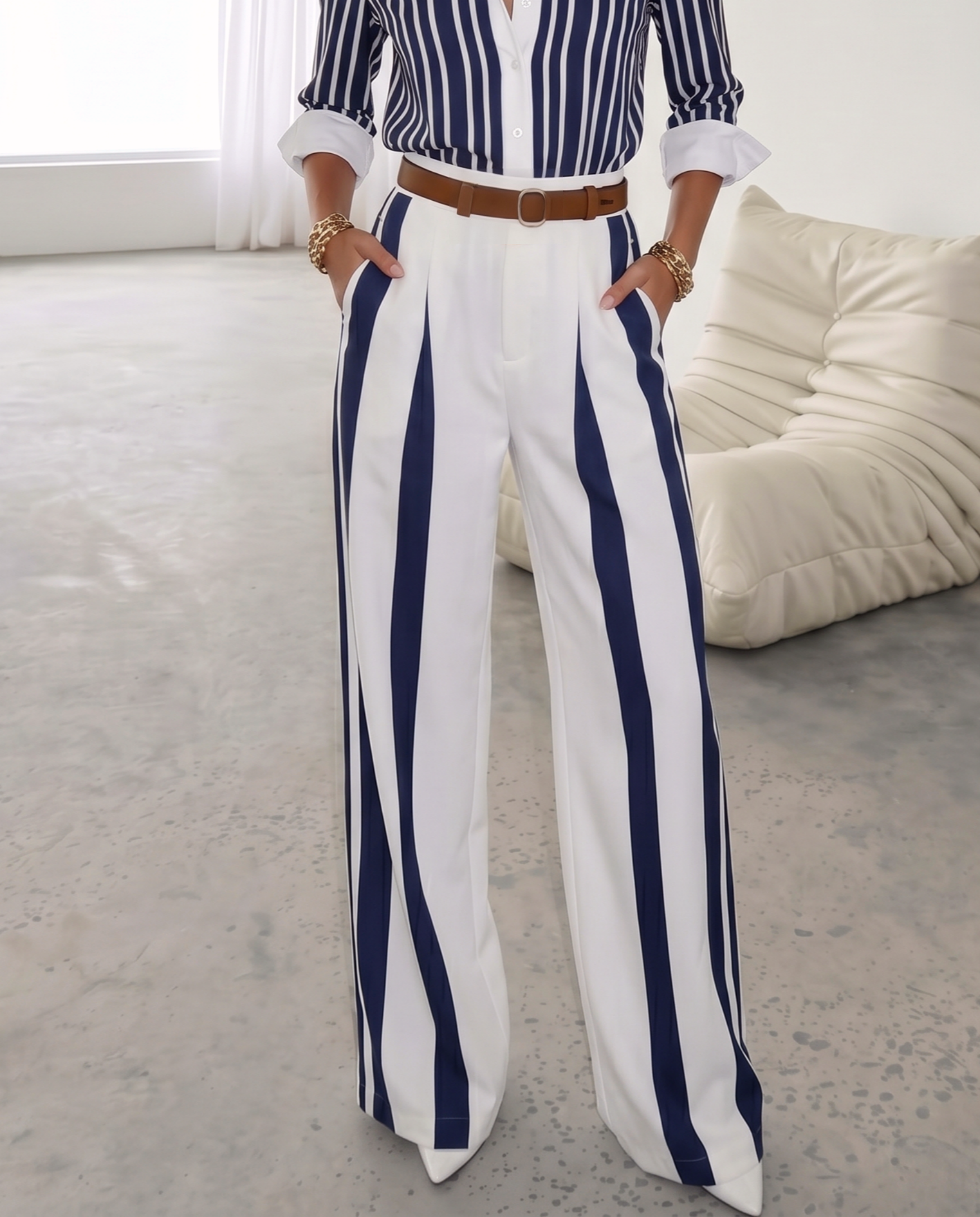 Pantalon à rayures verticales bleu marine sur fond blanc, à jambes larges SELUNE