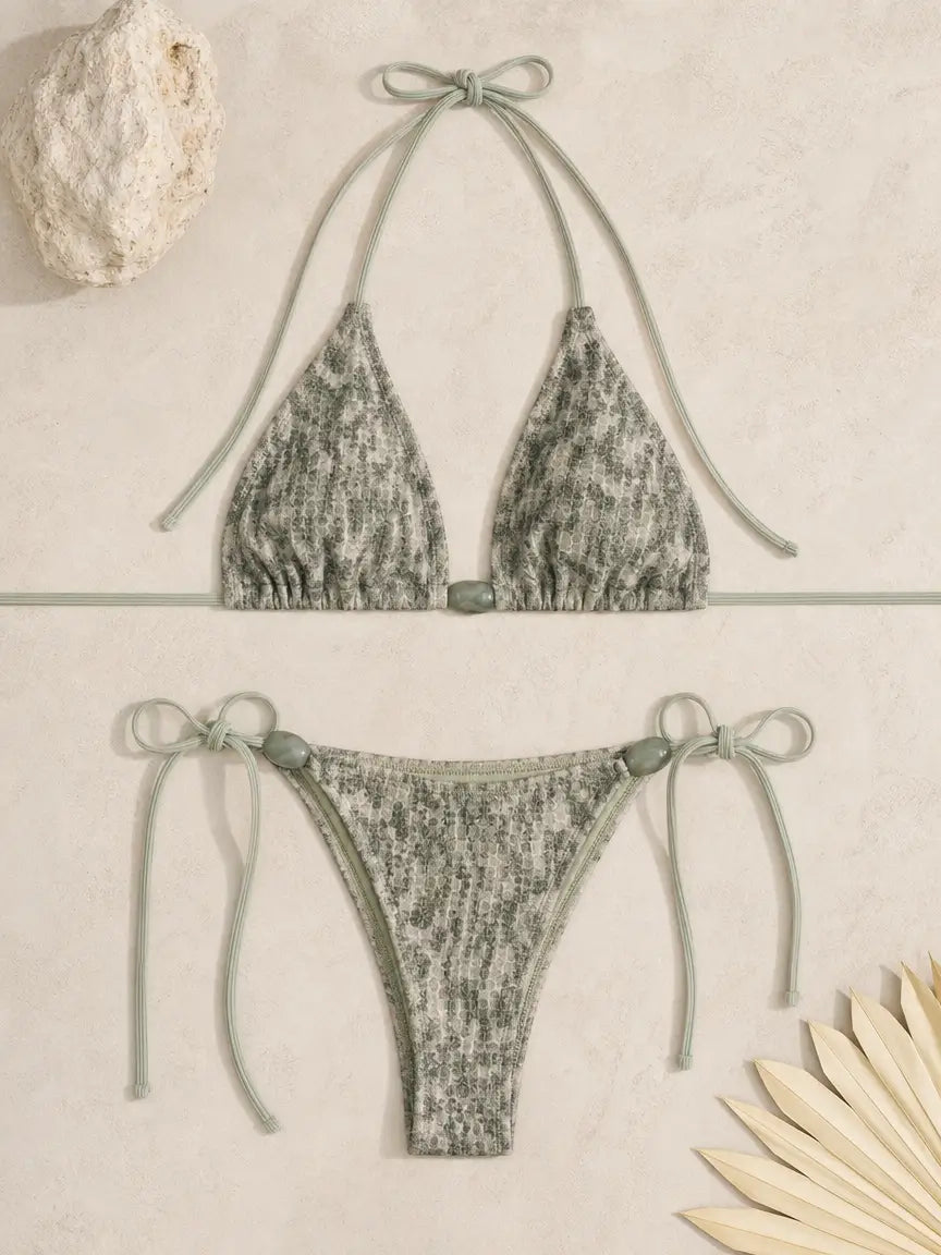 Ensemble bikini tricoté vert sauge à imprimé serpent – chic et confortable pour la plage BEACHEERS