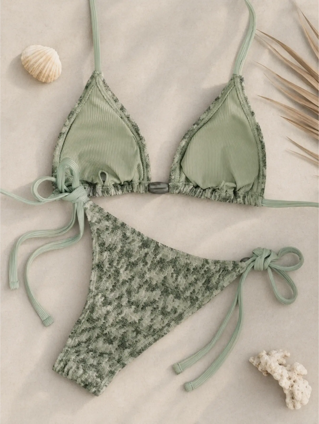 Ensemble bikini tricoté vert sauge à imprimé serpent – chic et confortable pour la plage BEACHEERS