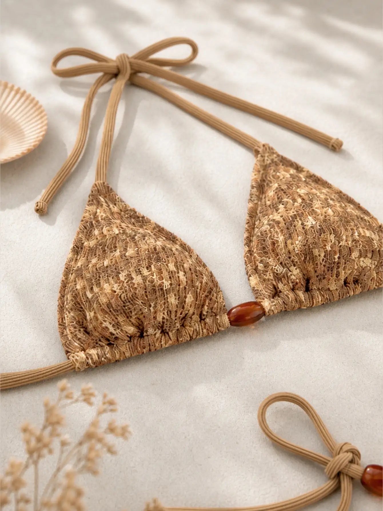 Ensemble bikini triangle texturé en sable doré – Vêtements de plage baignés par le soleil BEACHEERS