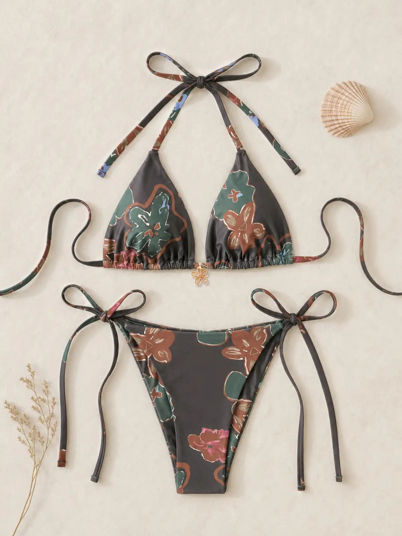 Ensemble bikini chic pour femmes avec short de bain à nouettes sur les côtés - Parfait pour les vacances à la plage BEACHEERS