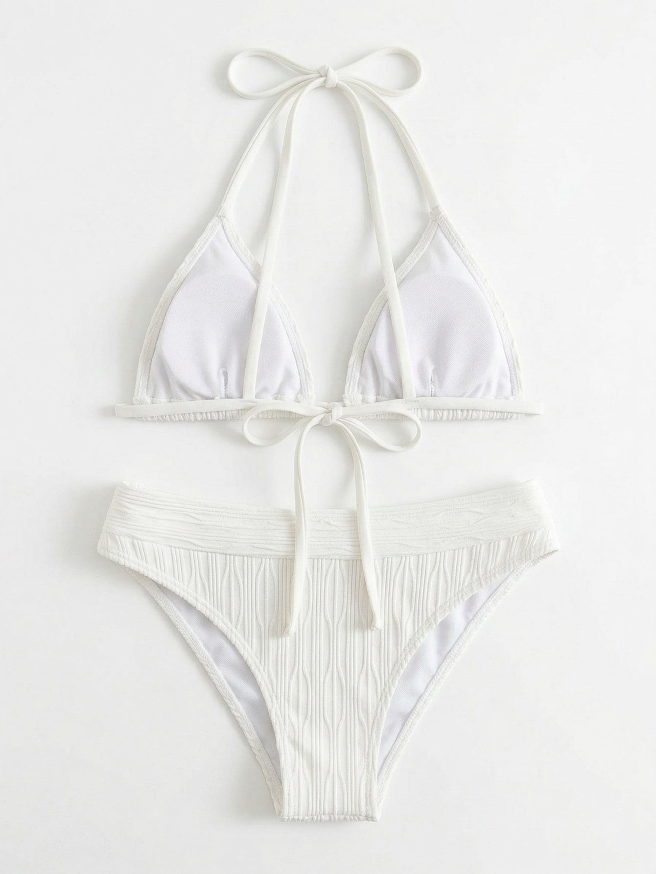 Ensemble bikini deux pièces chic à bretelles spaghetti et col halter BEACHEERS